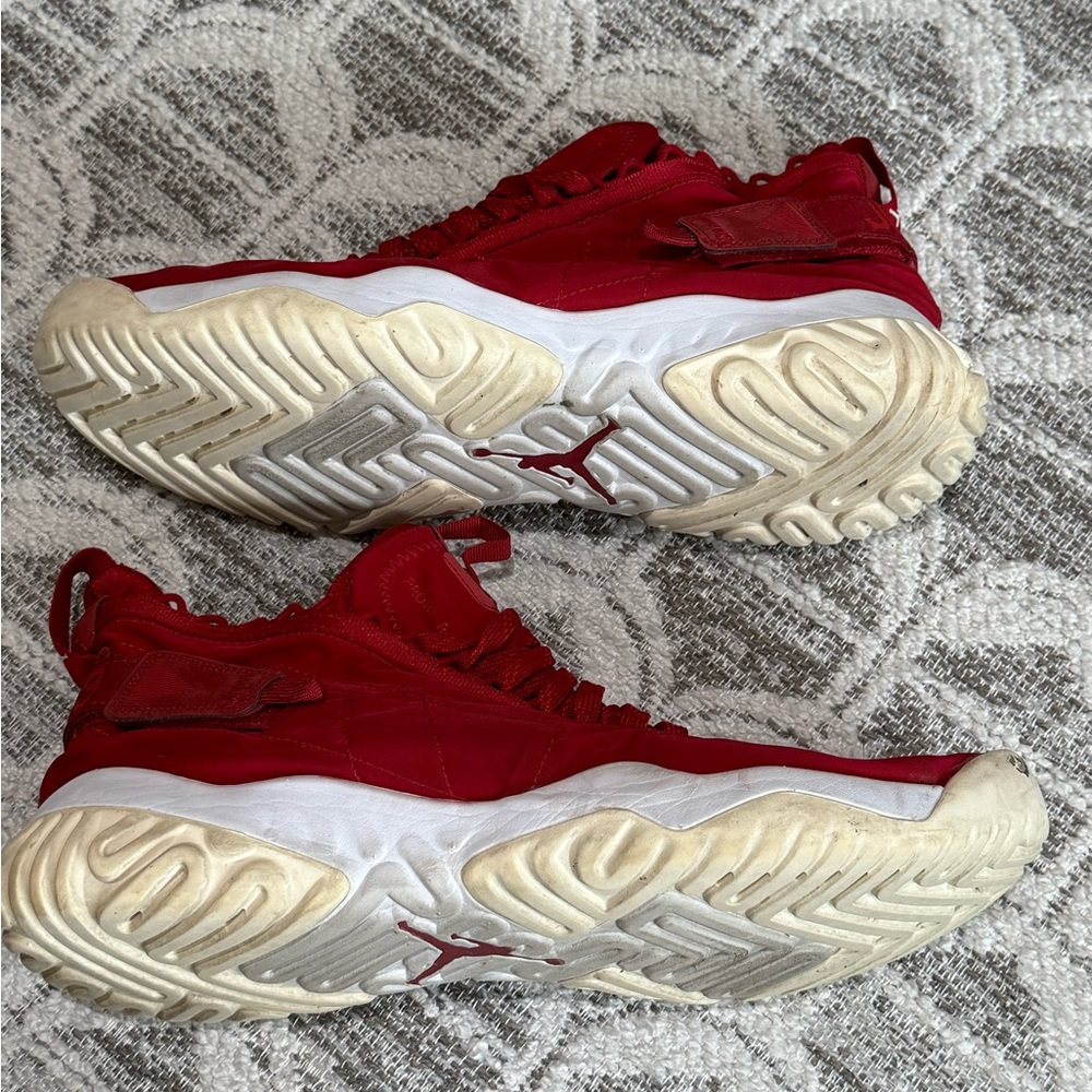 Jordan Men's Red and White Basketball Sneakers